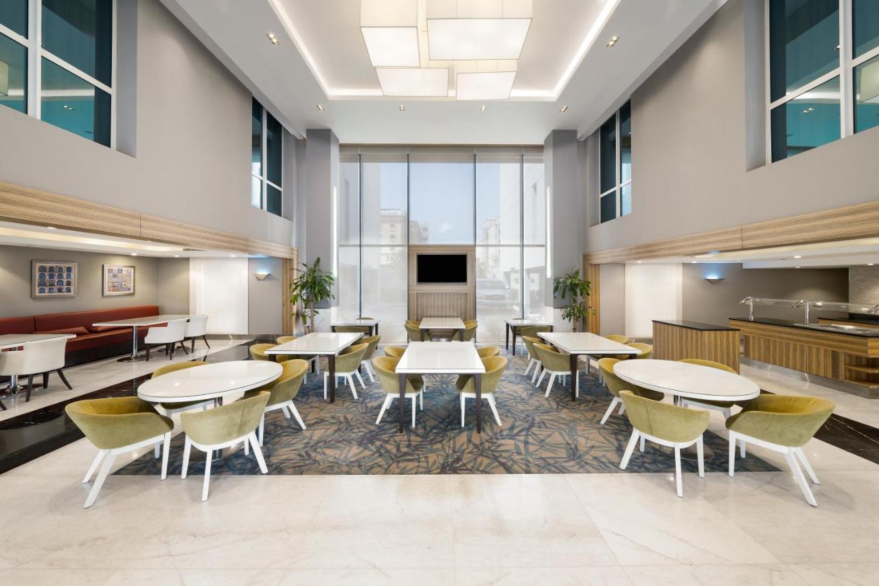 Sas Residence & Hotel, Dhahran - Formerly Radisson Blu Ал Хубар Екстериор снимка