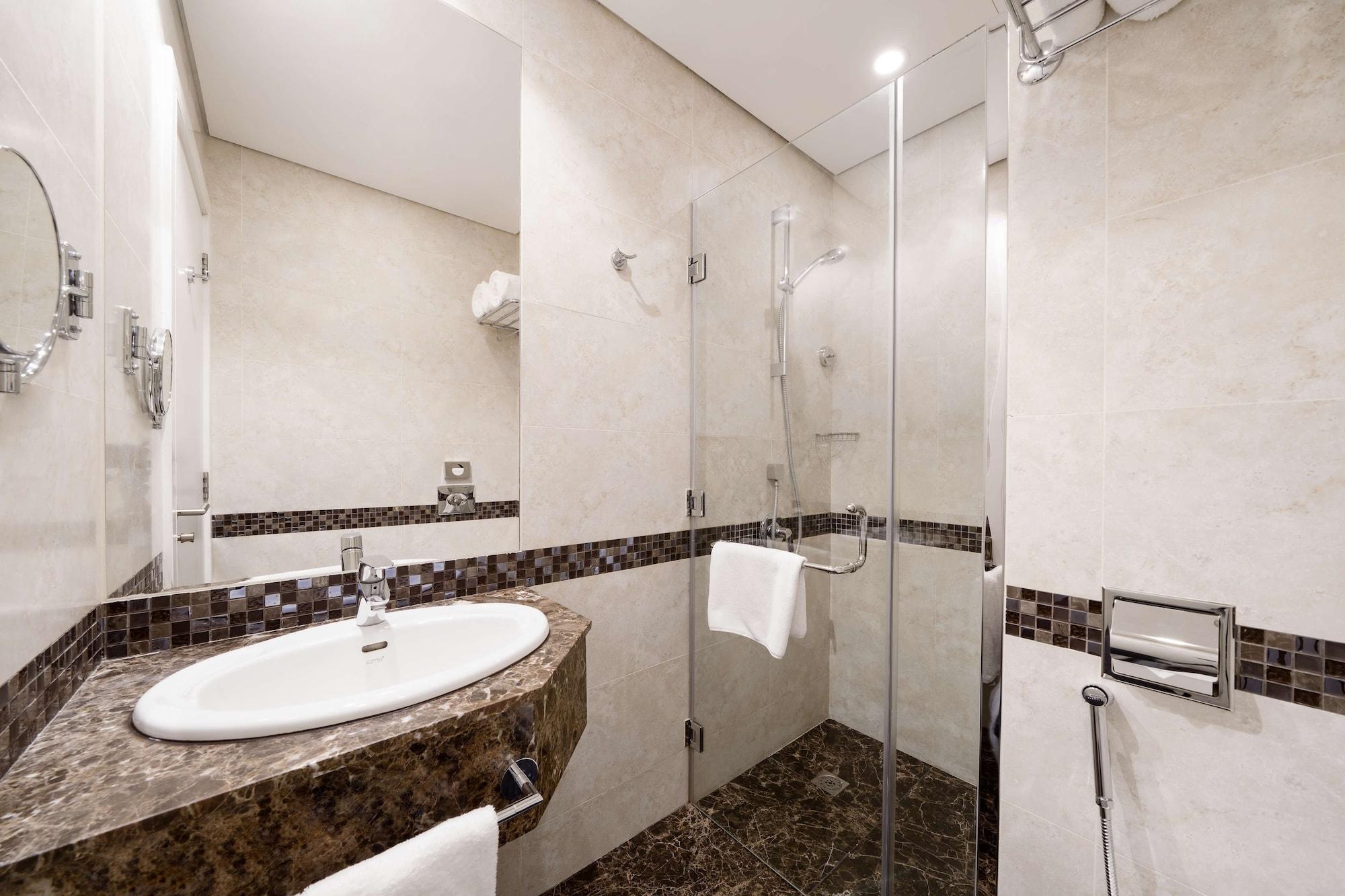 Sas Residence & Hotel, Dhahran - Formerly Radisson Blu Ал Хубар Екстериор снимка