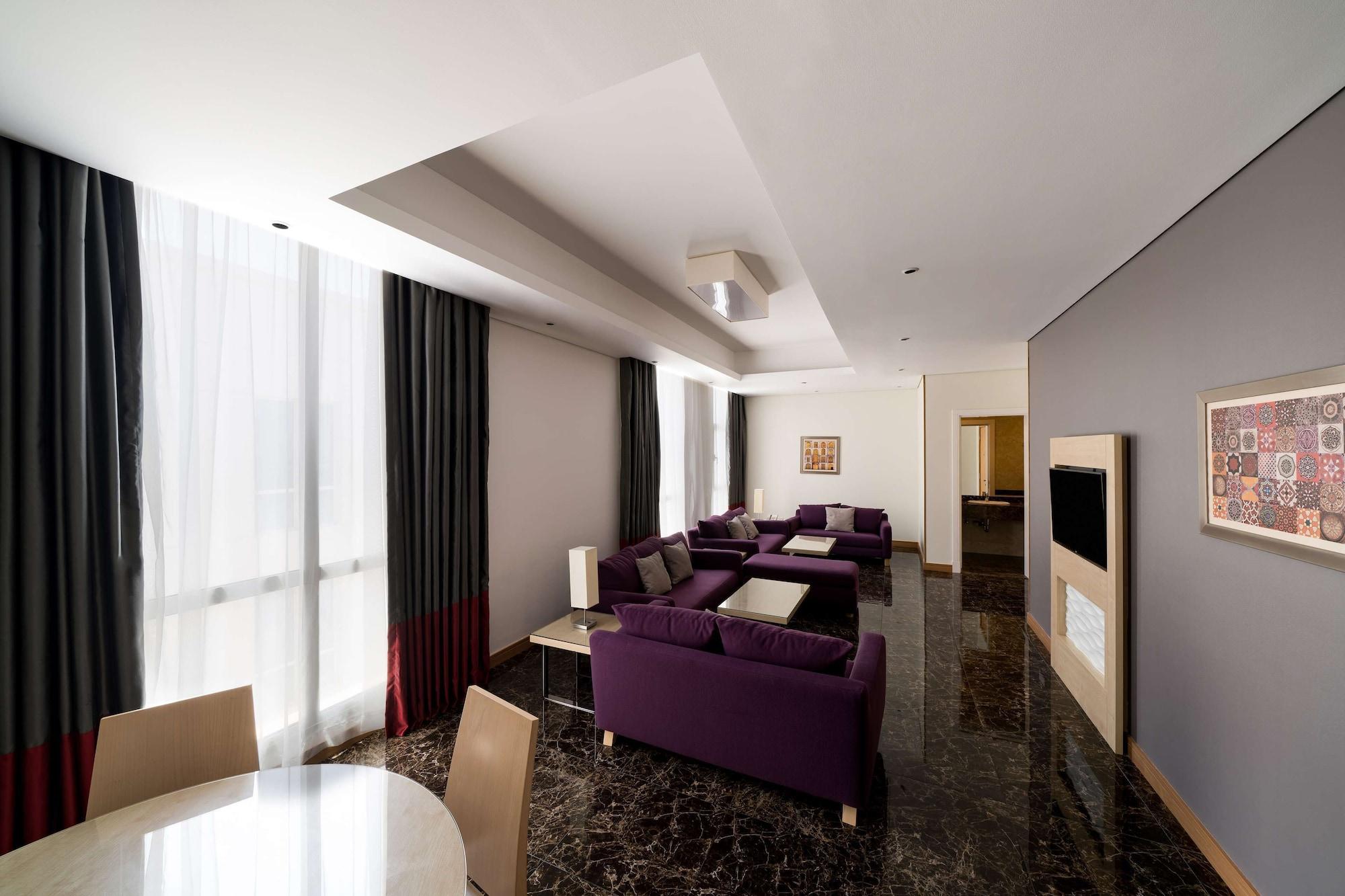 Sas Residence & Hotel, Dhahran - Formerly Radisson Blu Ал Хубар Екстериор снимка