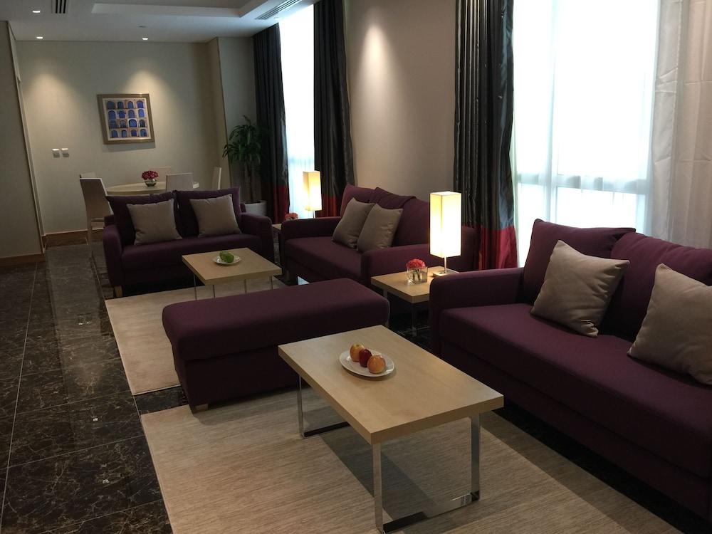 Sas Residence & Hotel, Dhahran - Formerly Radisson Blu Ал Хубар Екстериор снимка